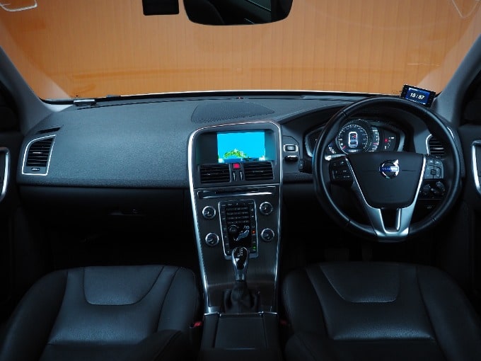 お車のご紹介!!ボルボXC6002