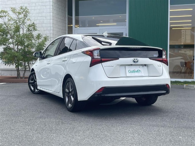 Welcome to Gulliver Uwajima 2019 TYOTA PRIUS S Touring Selection03