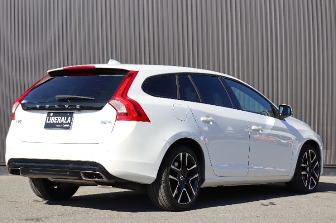 2016年式 ボルボ V60 入荷致しました!!!05