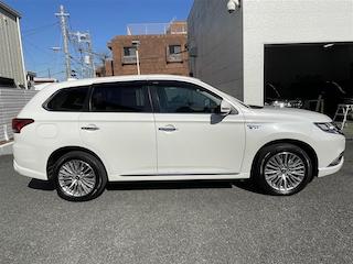 ☆最新入庫情報☆  H30 三菱 アウトランダー ＰＨＥＶ Ｇ プラスパッケージ06