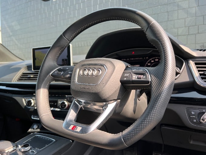 【2020年式 Audi Q5　Sラインコンペティション】 入荷致しました！！03