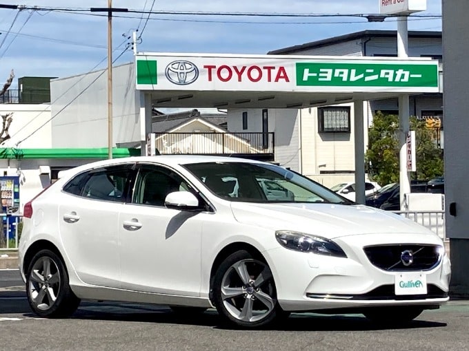  '14 ボルボ Ｖ４０ Ｔ－４ ＳＥ入庫しました！01