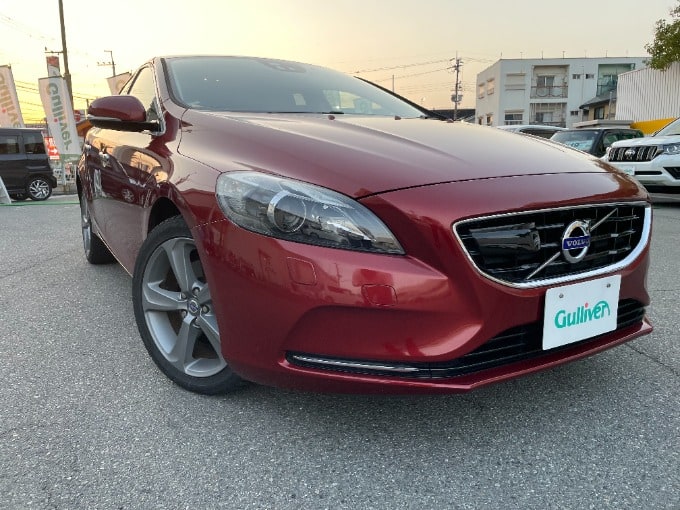 ☆★最新入荷車両☆★【 ボルボ Ｖ４０ Ｔ－４ ＳＥ（ディーラー車） 】01