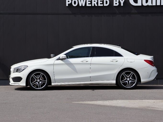 M・ベンツ CLA250入庫しました！02