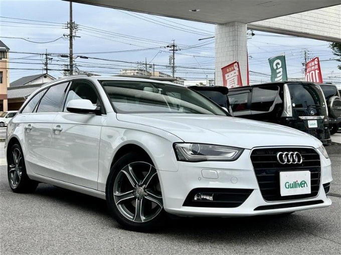 ☆　岡崎市　中古車入荷情報　★H26年式　アウディ　A4　アバント 2.0 TFSI01