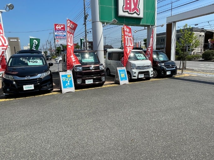 展示車を洗車していたら・・・02