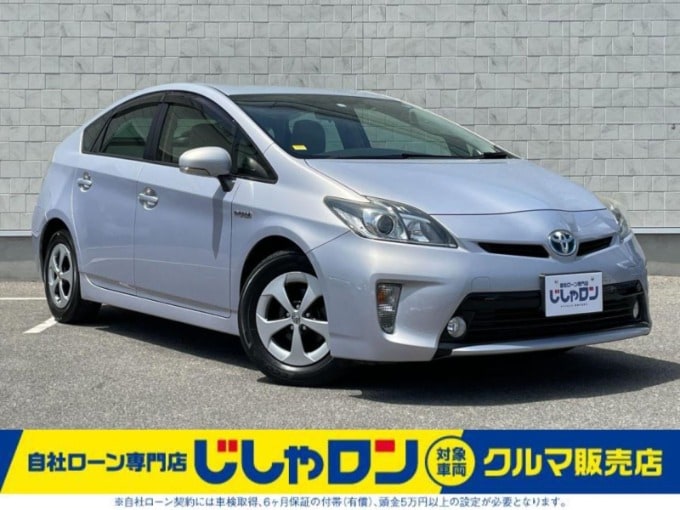 中古車入荷情報！トヨタ　プリウス　S01