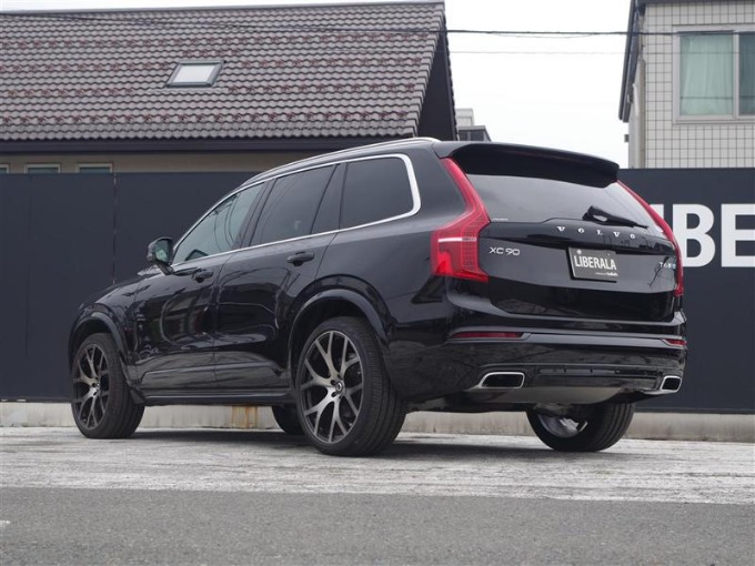 ”18　ボルボ　XC90”02