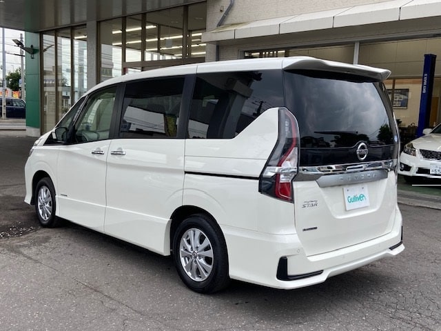 日産 セレナ ハイウェイスター V 入荷です！！02