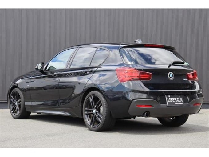 新着情報‘’ＢＭＷ １１８ｉ Ｍスポーツ エディションシャドー ‘’　入荷しました♪04