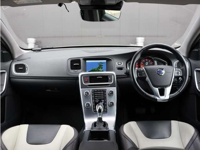 ボルボ　V60　クロスカントリー03