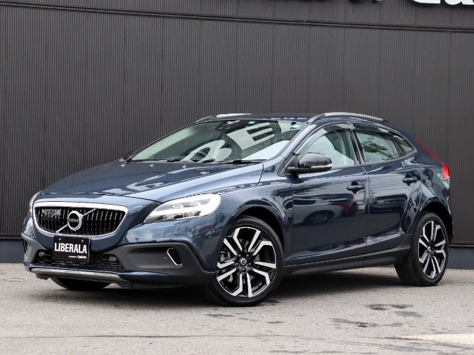 ボルボ V40CC入庫しました！01