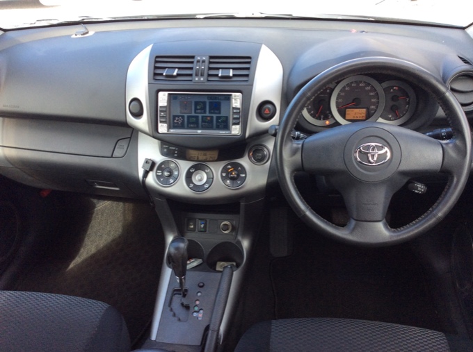 ☆入庫案内☆トヨタ RAV4 G 4WD  18年式04