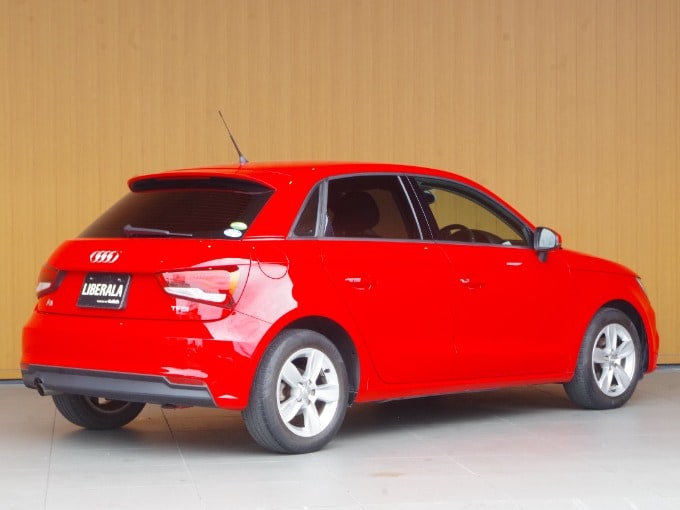 【新着在庫情報！】新着在庫が入庫しました！　2017（H29）アウディ　アウディA1スポーツバック　1.0TFSI03