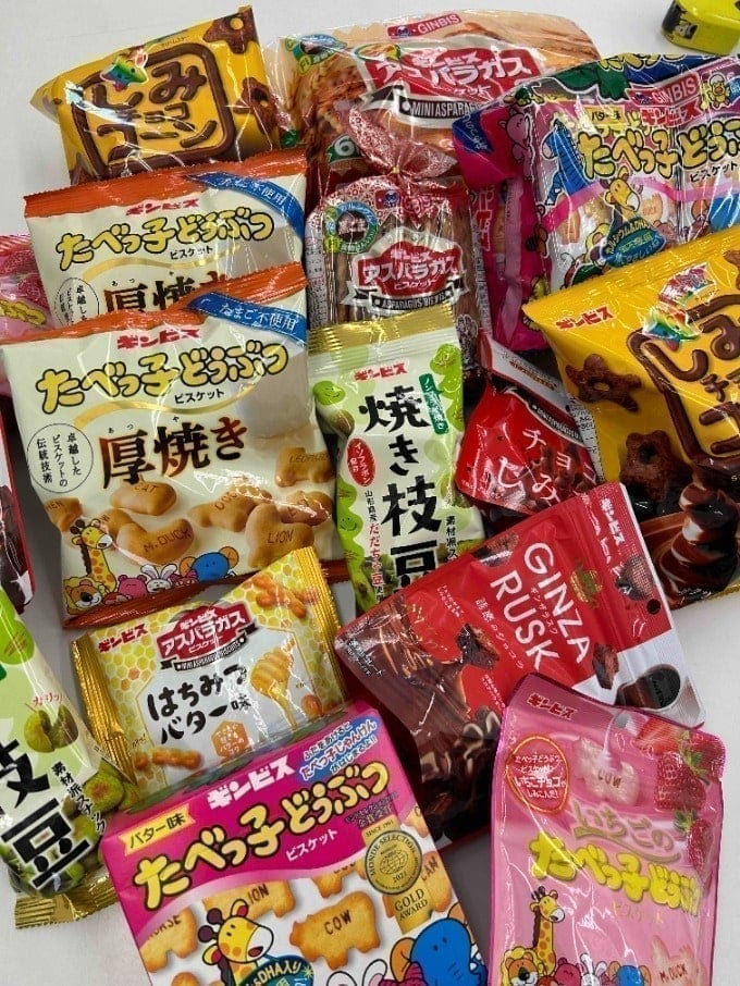 沢山お菓子を頂きました♪01