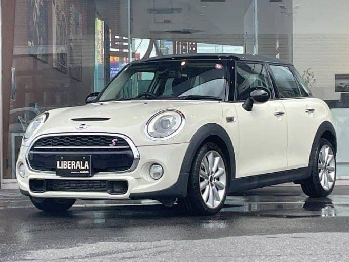 MINIのグレードを展示車でご説明！！パート１！！03