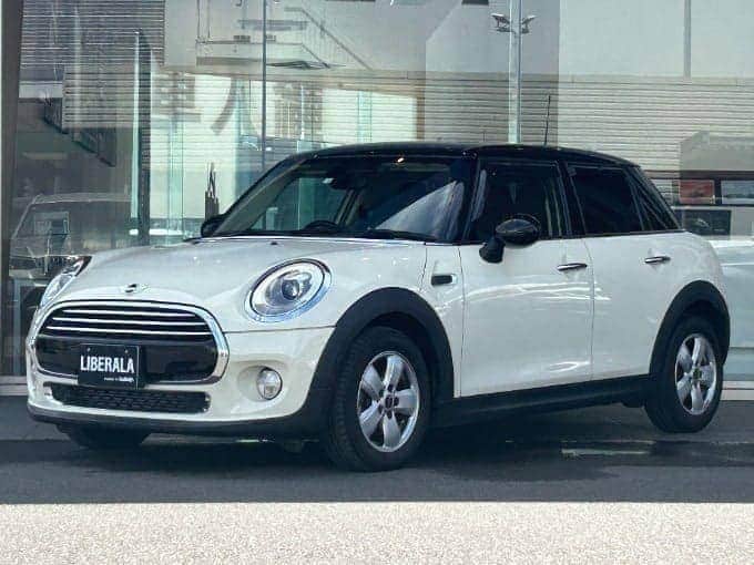 MINIのボディタイプを展示車でご説明！！パート２！！01