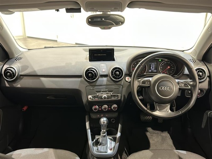 ★NEW★Audi A102