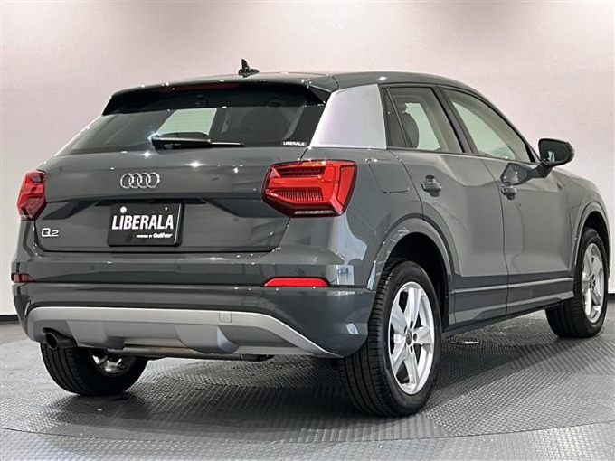 ★NEW★Audi Q203