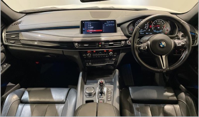 造形に惚れる。音に痺れる。　X6 Mが入荷しました。04