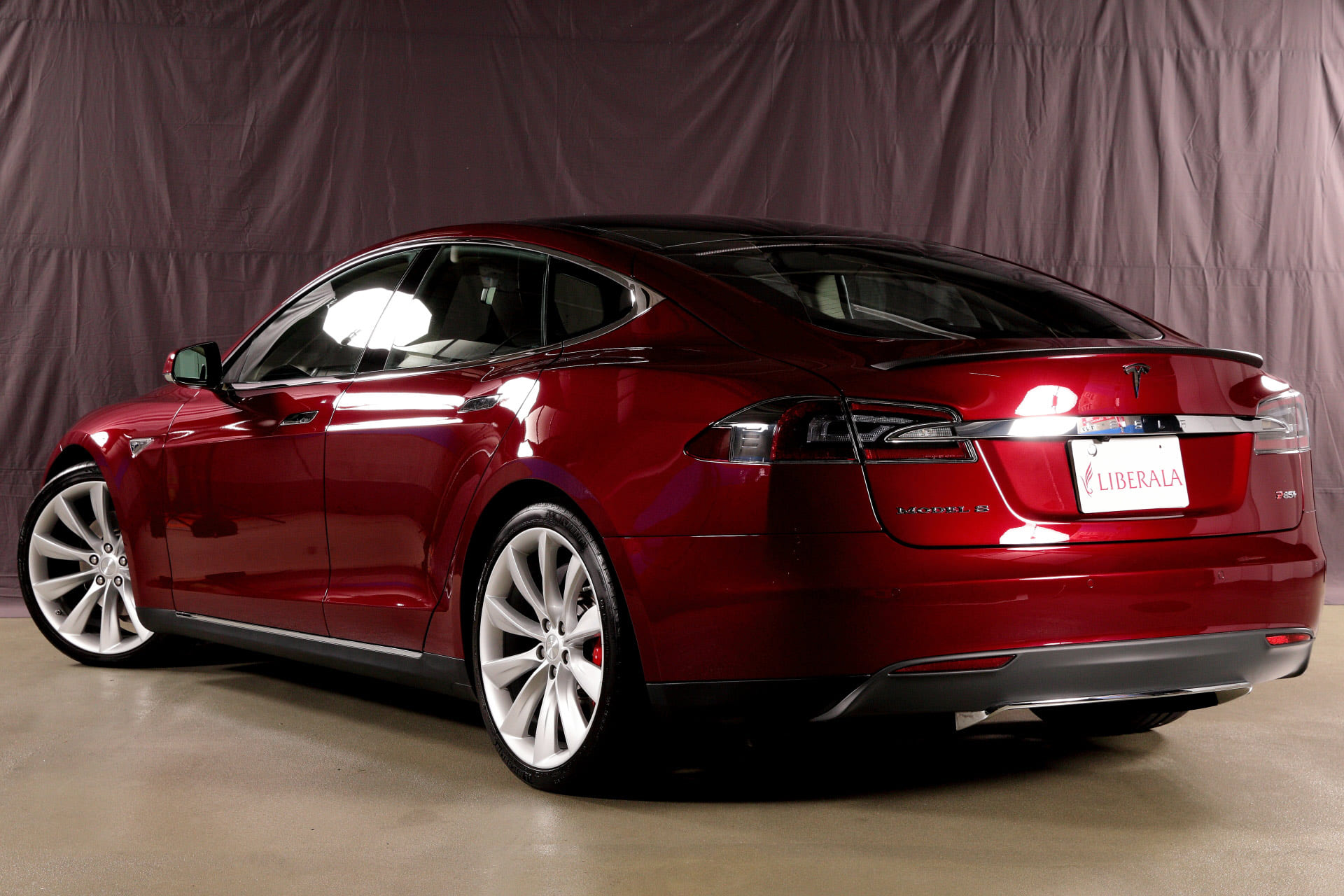Tesla Motors Model S (2014年式) 在庫詳細／4476 | LIBERALAでテスラ