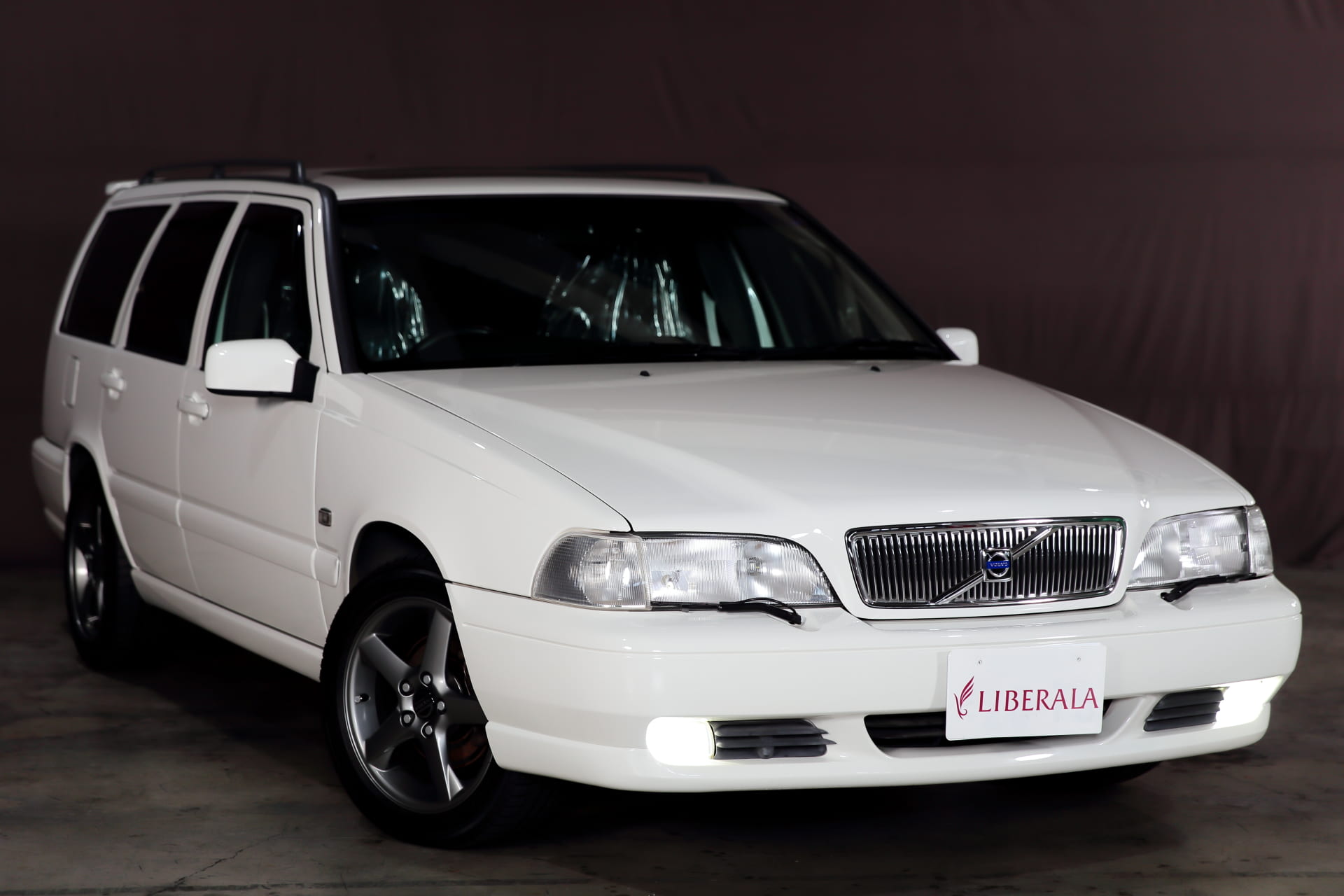 VOLVO V70 Nordic (1999年) 在庫詳細／11029 | LIBERALAで価格改定 NORDICを検索