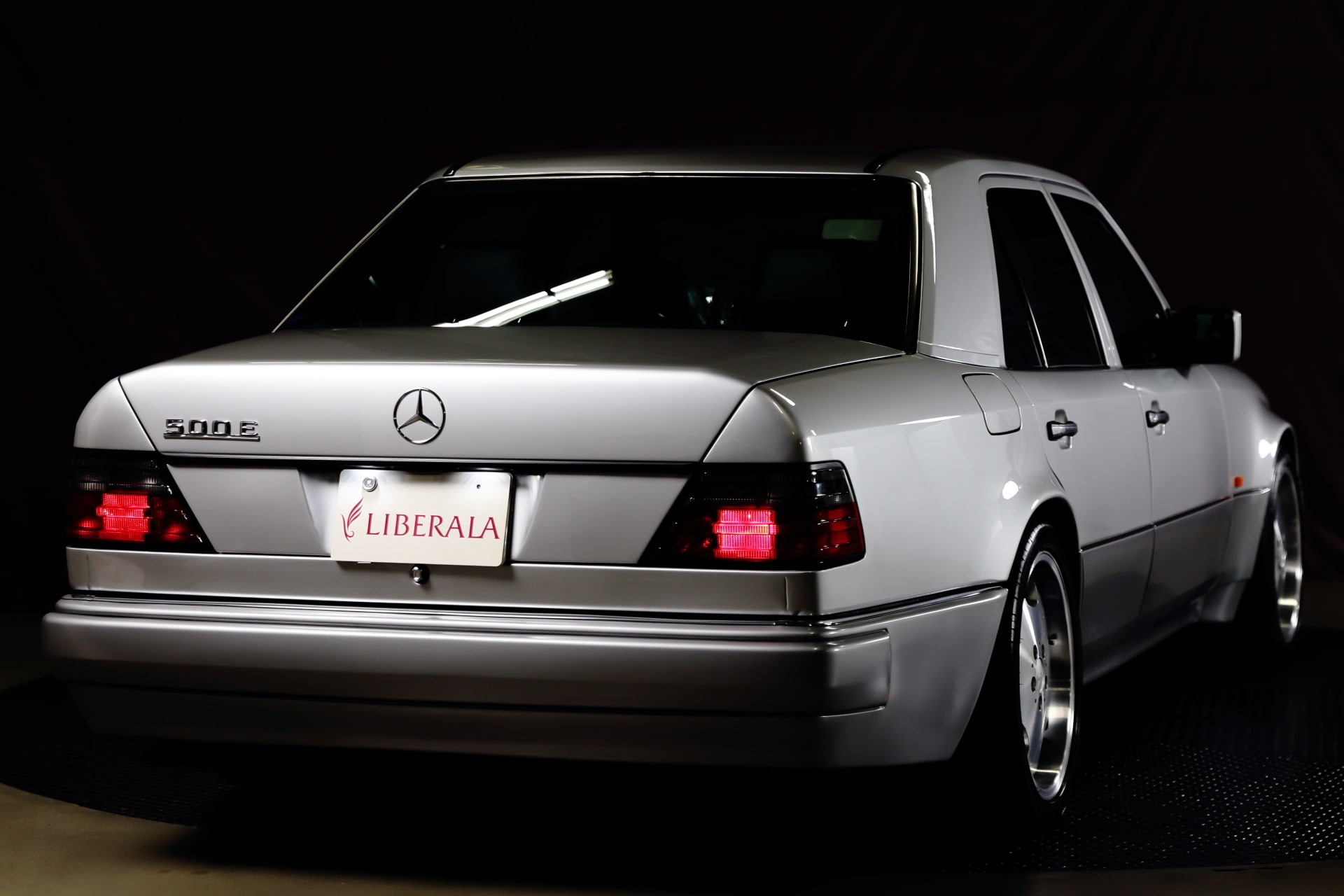 Mercedes-Benz 500E (1993年) 在庫詳細／9561 | LIBERALAで500E W124を検索