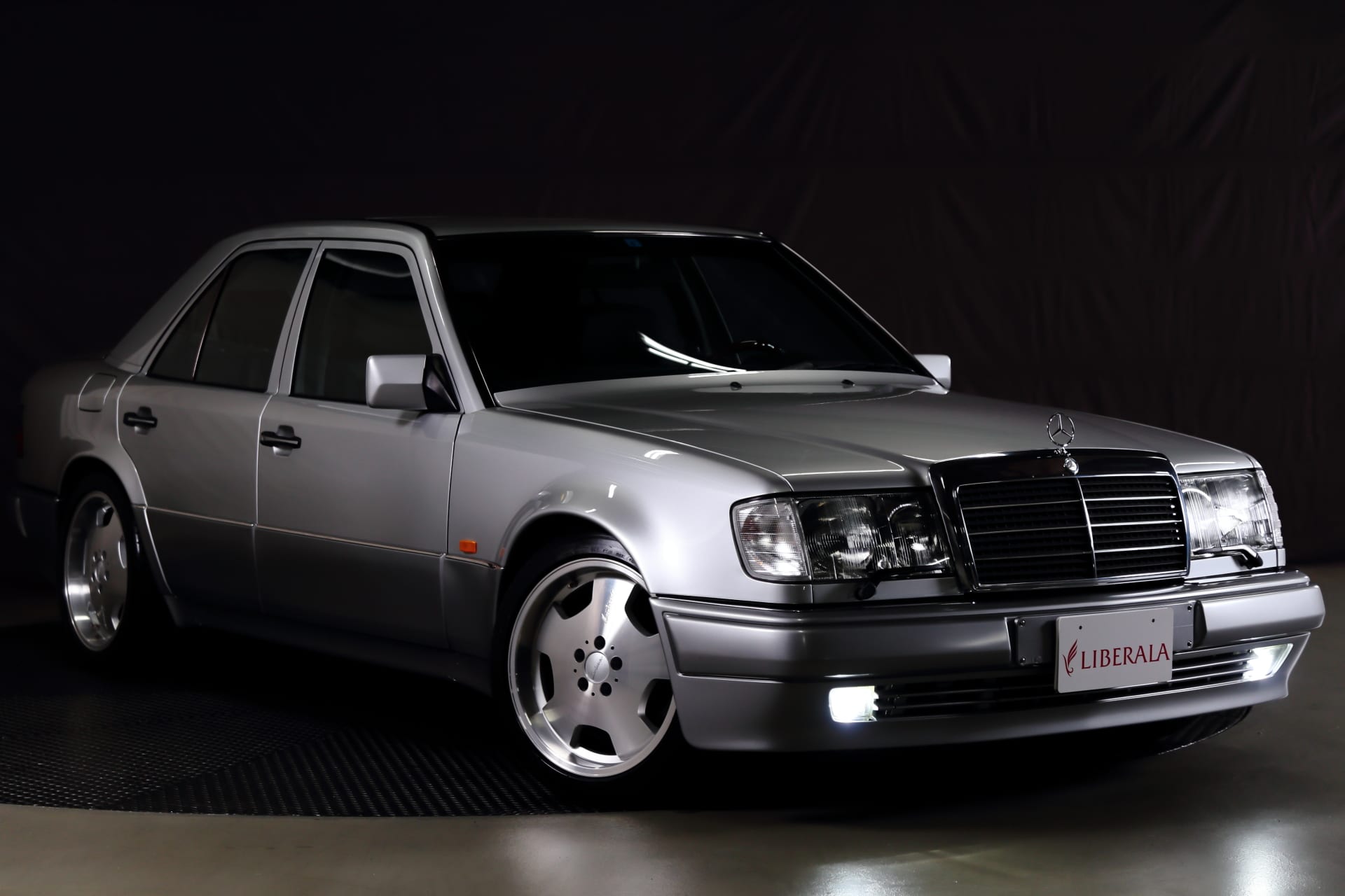 Mercedes-Benz 500E