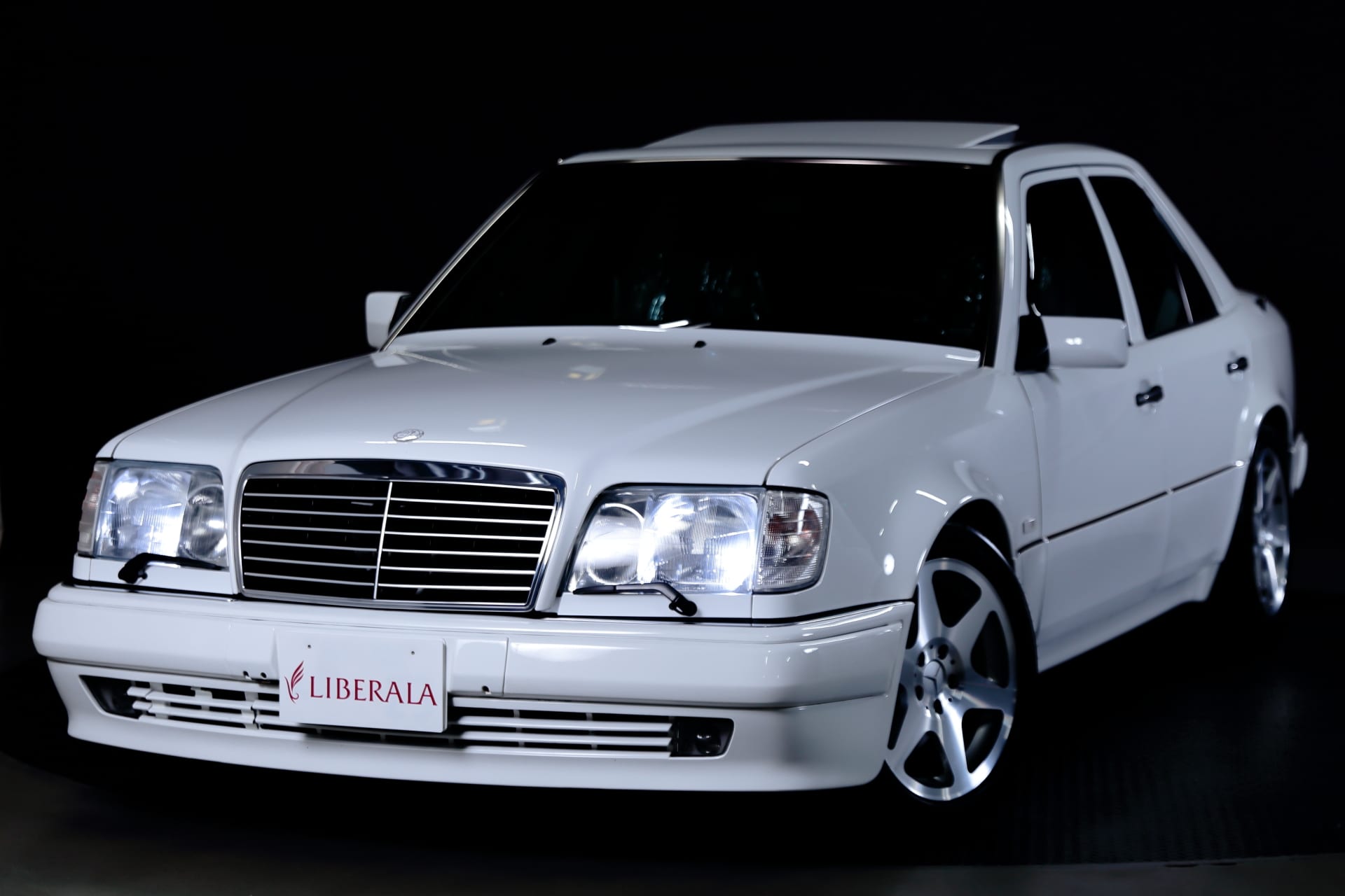 Mercedes-Benz E500 () 在庫詳細／9614 | LIBERALAでW124を検索