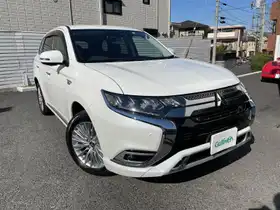 三菱_アウトランダー ＰＨＥＶ_G プラスパッケージ_中古車のガリバー第二京浜鶴見店