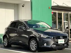 デミオ
