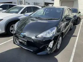トヨタ_アクア_S_中古車のLIBERALA リベラーラ鹿児島