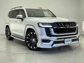 ランドクルーザー（トヨタ）のホワイト系（白）の中古車を検索