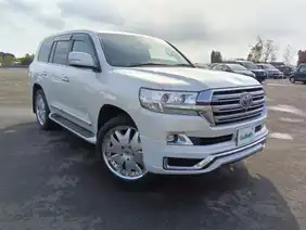 ランドクルーザー（トヨタ）のホワイト系（白）の中古車を検索｜【中古