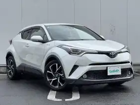 1/24　Toyota　C-HR　G（2017）　ホワイトパール Toyota C-HR G (2017) White Pearl Crystal Shine | HLJ.com