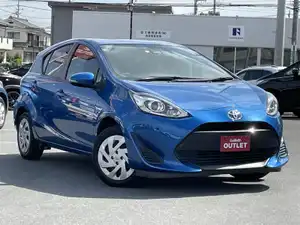 トヨタ_アクア_S_中古車のガリバー城南店