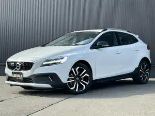 Ｖ４０ クロスカントリー T5 AWD モメンタム