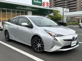 プリウス Sセーフティプラス