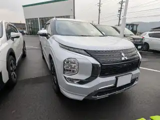 アウトランダー ＰＨＥＶ P