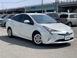 プリウス Sセーフティプラス
