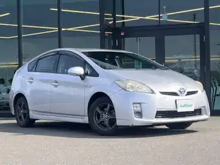 プリウス L