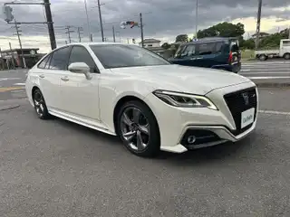 クラウンハイブリッド RS