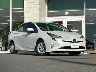 プリウス Sセーフティプラス