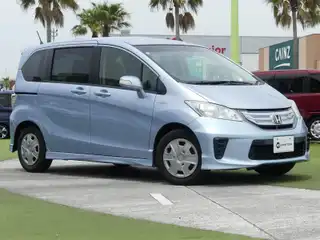 フリード ハイブリット