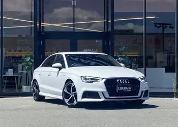 アウディ,Ａ３,セダン 30TFSI スポーツ