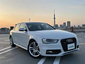 アウディ Ａ４ 2．0 TFSI クワトロ ワンオーナー/純正ナビ/ハーフレザー/ETC