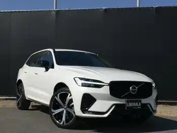 ボルボ ＸＣ６０ B6 AWD Rデザイン
