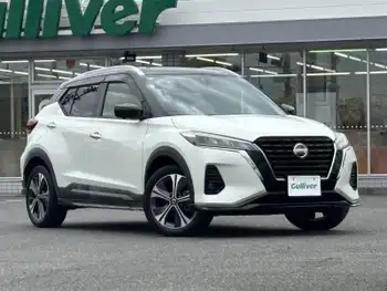 日産 キックス X ツートーンインテリアED 禁煙1オーナー全方位カメラ2トン革シート