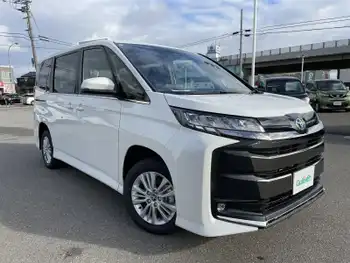 トヨタ ノア ハイブリッド S－Z 登録済未使用車 後席モニター ETC2.0 4WD
