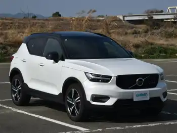 ボルボ ＸＣ４０ T5 AWD Rデザイン